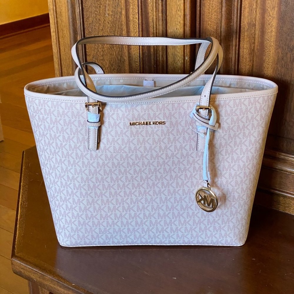 NwT Michael Kors MD jet set travel carry all tote